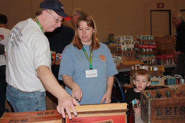 2009TAT_ 236.jpg - The Rogan's inspecting some items